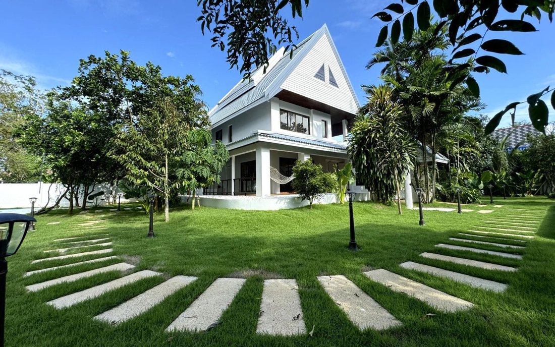 Villa in Si Sunthon, Phuket, Thailand 1 - 15120571