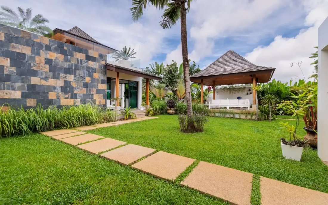 Villa in Choeng Thale, Phuket, Thailand 1 - 15120293