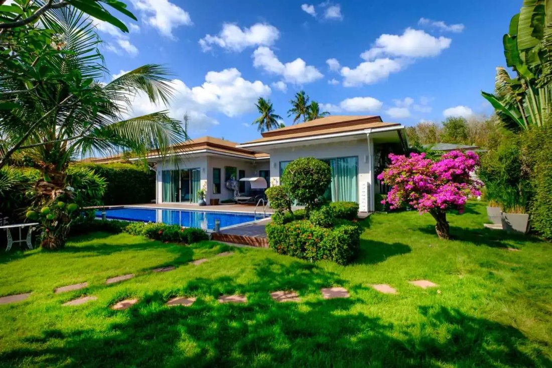 Villa in Choeng Thale, Phuket, Thailand 1 - 15119877