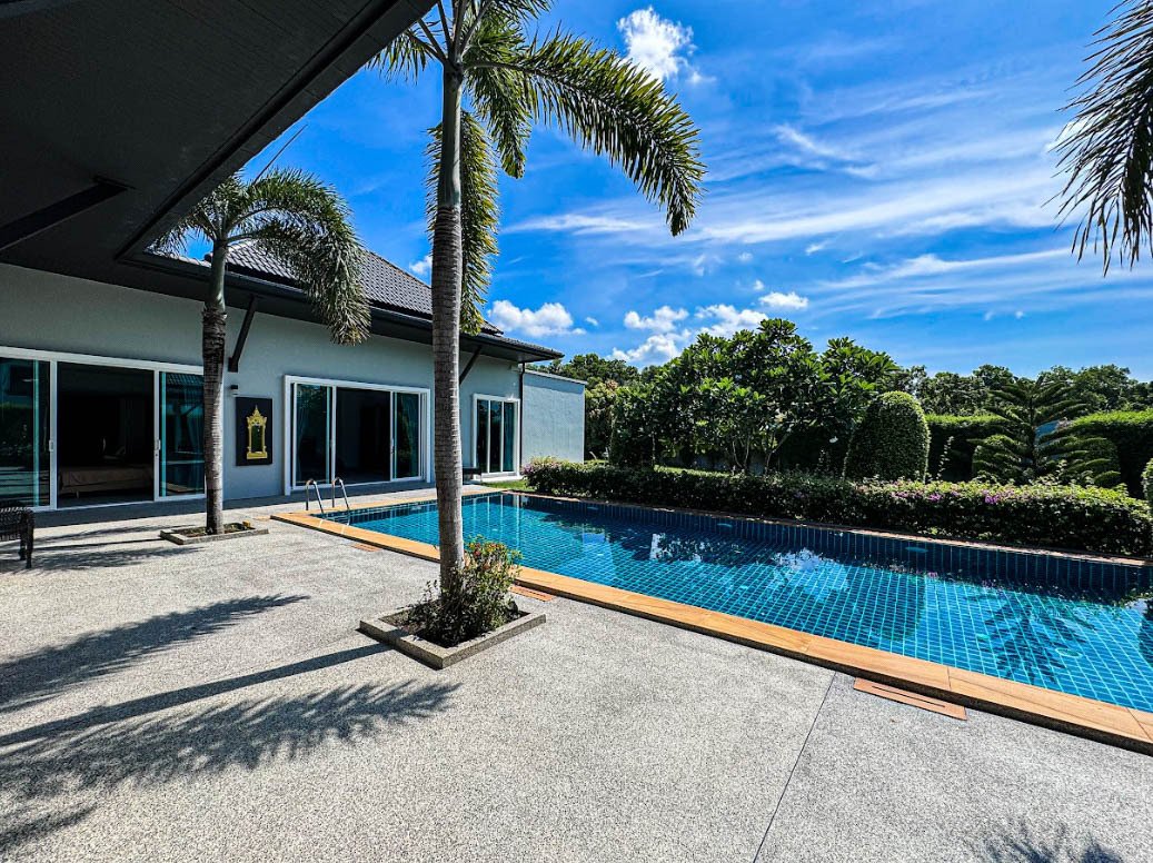 Villa in Choeng Thale, Phuket, Thailand 2 - 15120650