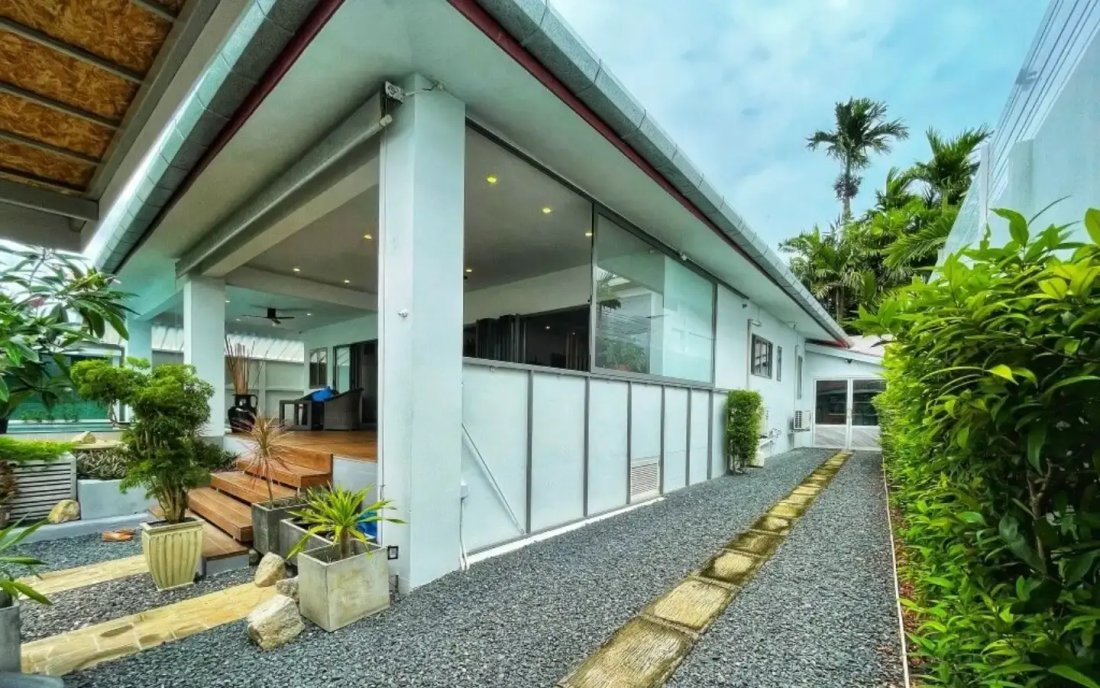 Villa in Choeng Thale, Phuket, Thailand 2 - 15120449