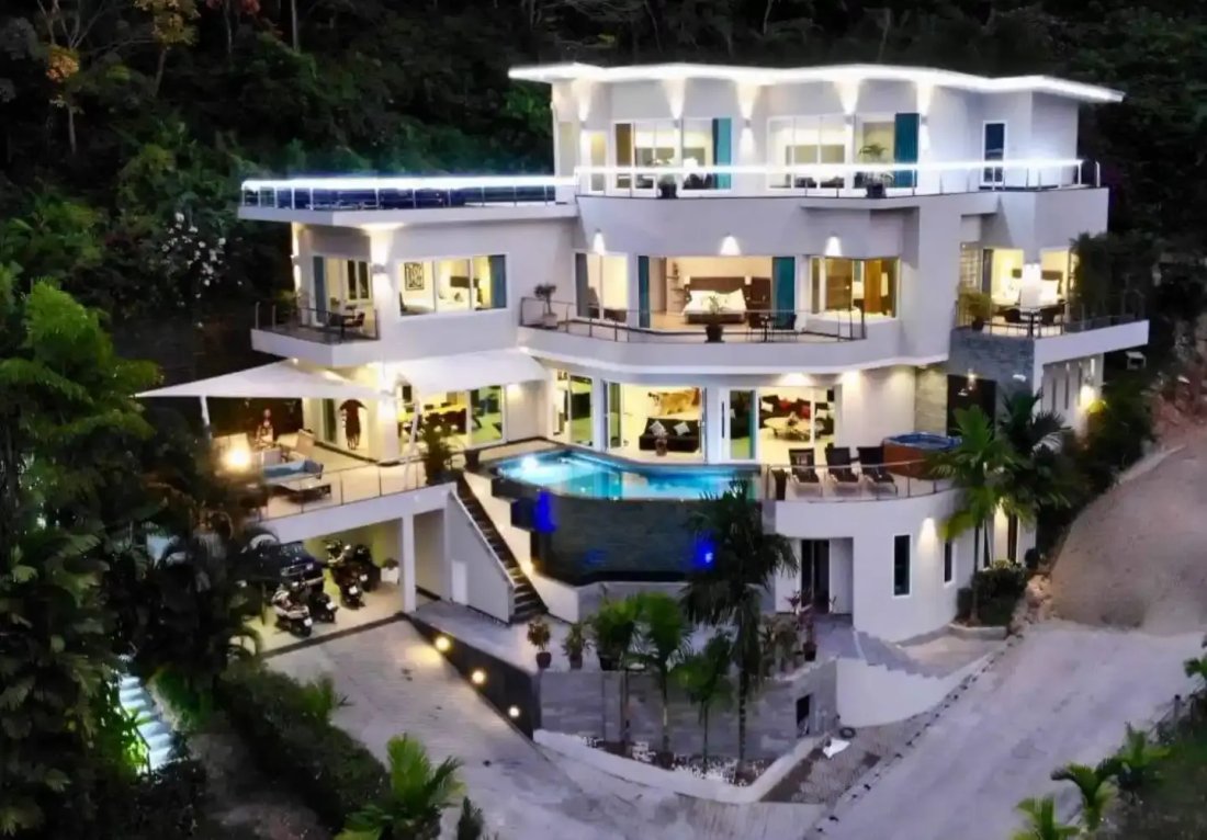 Villa in Choeng Thale, Phuket, Thailand 1 - 15120225