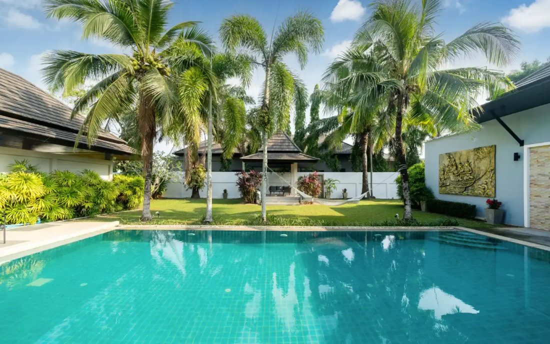 Villa in Choeng Thale, Phuket, Thailand 1 - 15120345