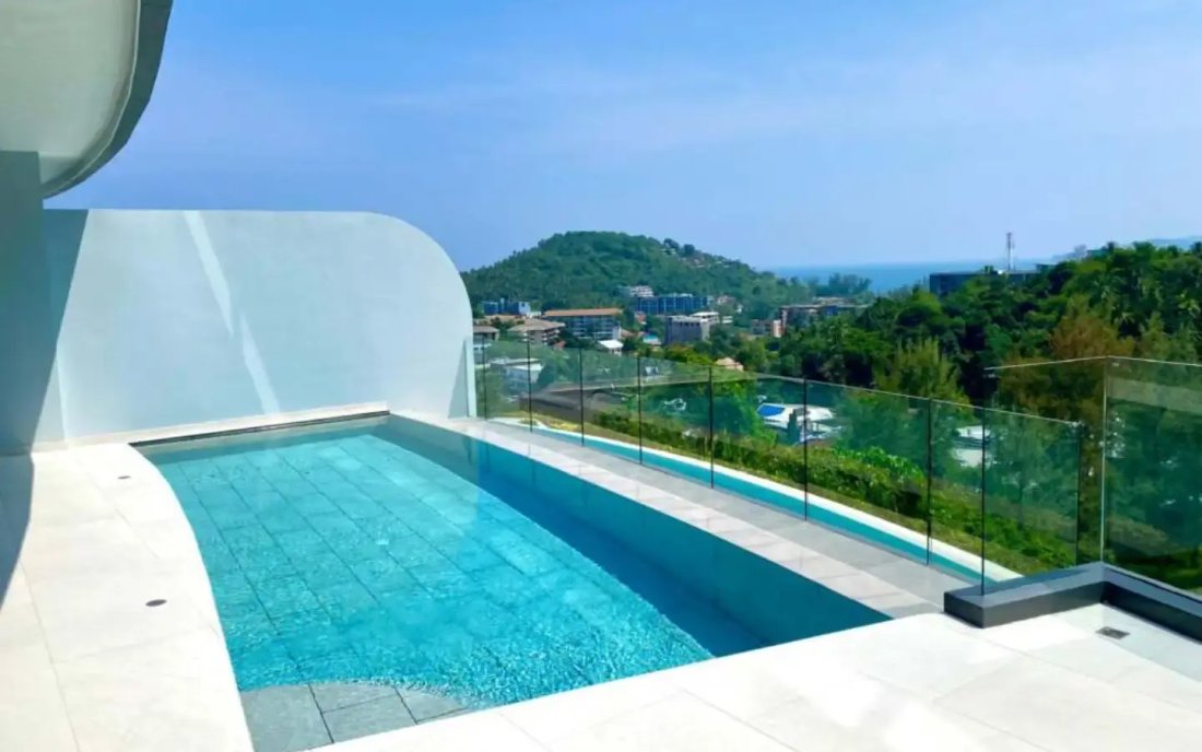 Condo in Choeng Thale, Phuket, Thailand 1 - 15120473