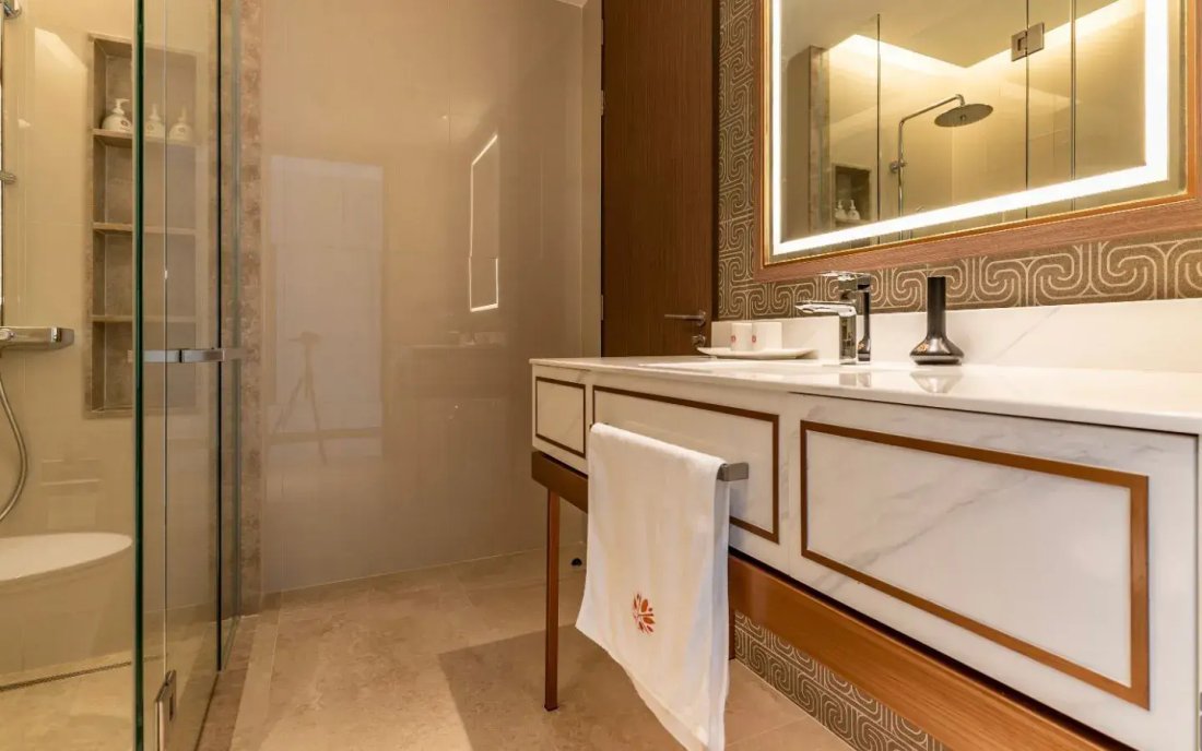 Condo in Choeng Thale, Phuket, Thailand 3 - 15120480