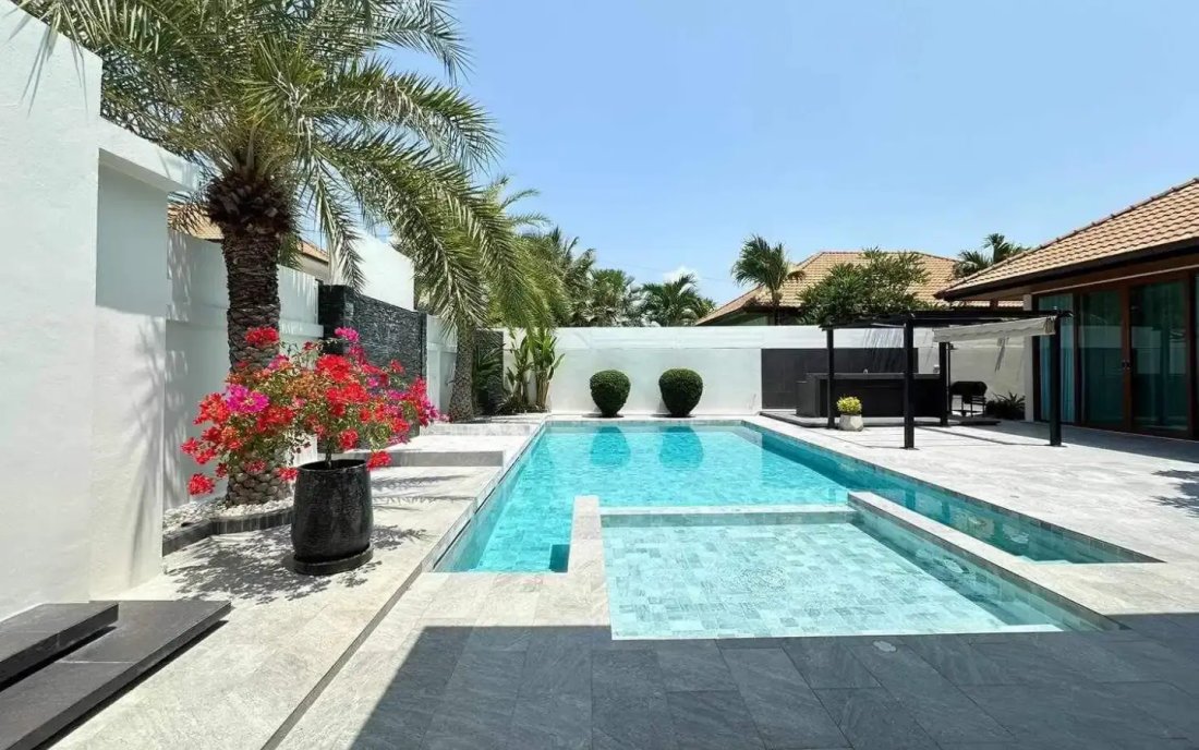 Villa in Rawai, Phuket, Thailand 1 - 15120350