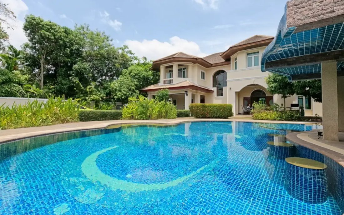 Villa in Kathu, Phuket, Thailand 1 - 15120390