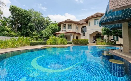 Villa in Kathu, Phuket, Thailand 1