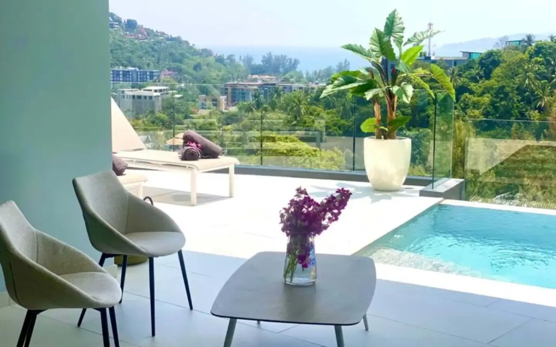 Condo in Choeng Thale, Phuket, Thailand 1 - 15120470