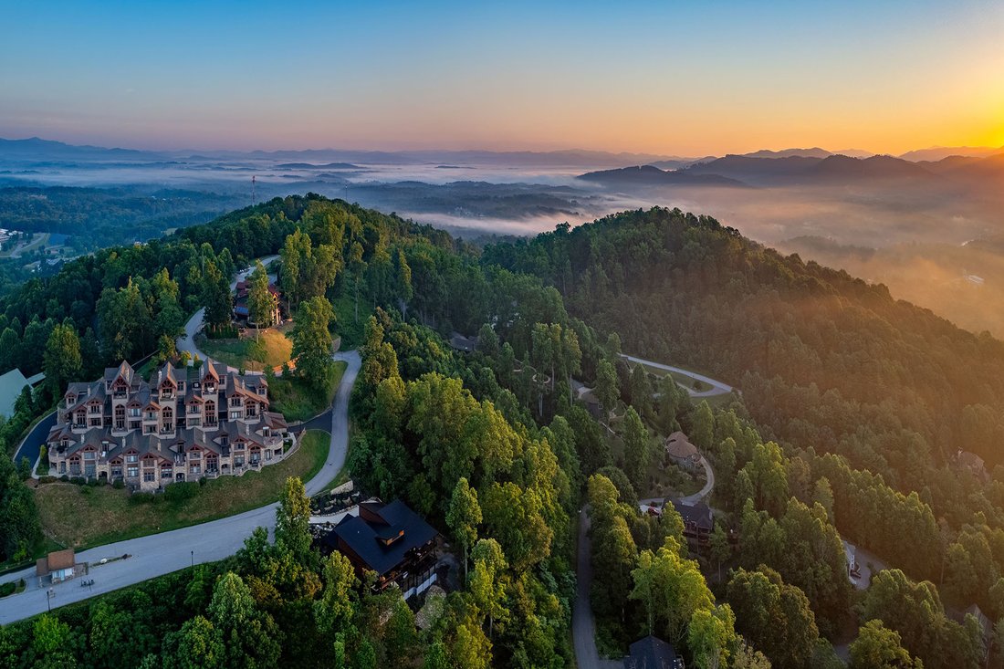 Land in Asheville, North Carolina, United States 5 - 15120064