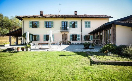Villa in Casabianca-Serravalle-Viatosto, Asti, Piedmont 1