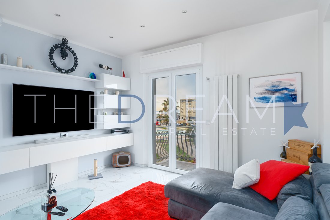 Apartment in Lungomare, Viareggio, Tuscany 2 - 15120282