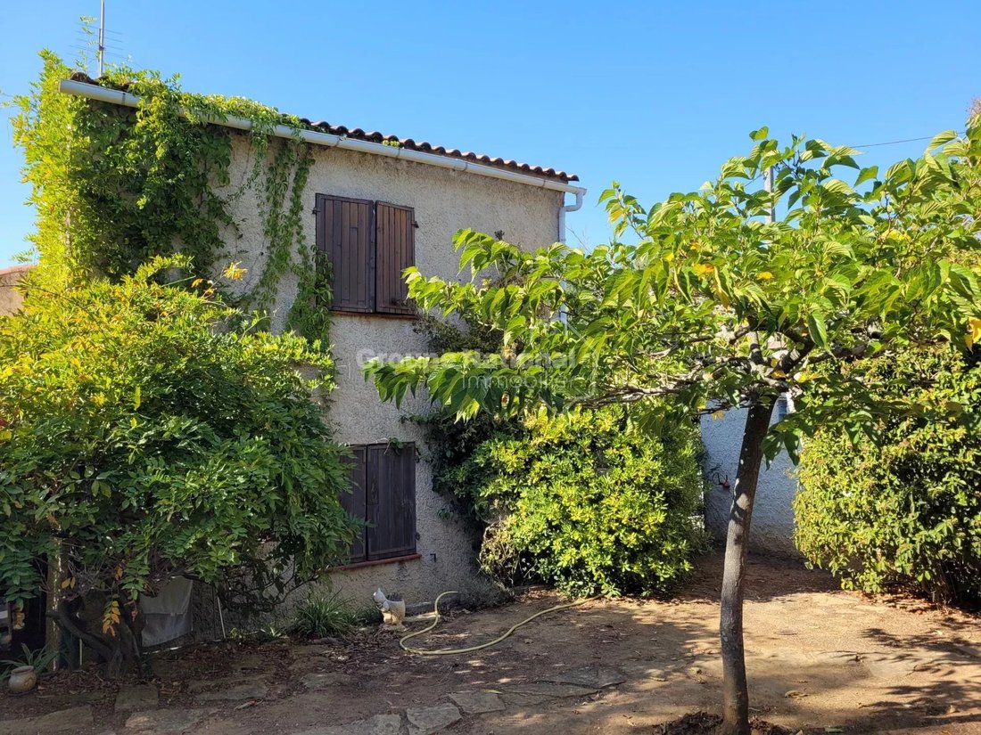 House in Six-Fours-les-Plages, Provence-Alpes-Côte d'Azur, France 2 - 15121244