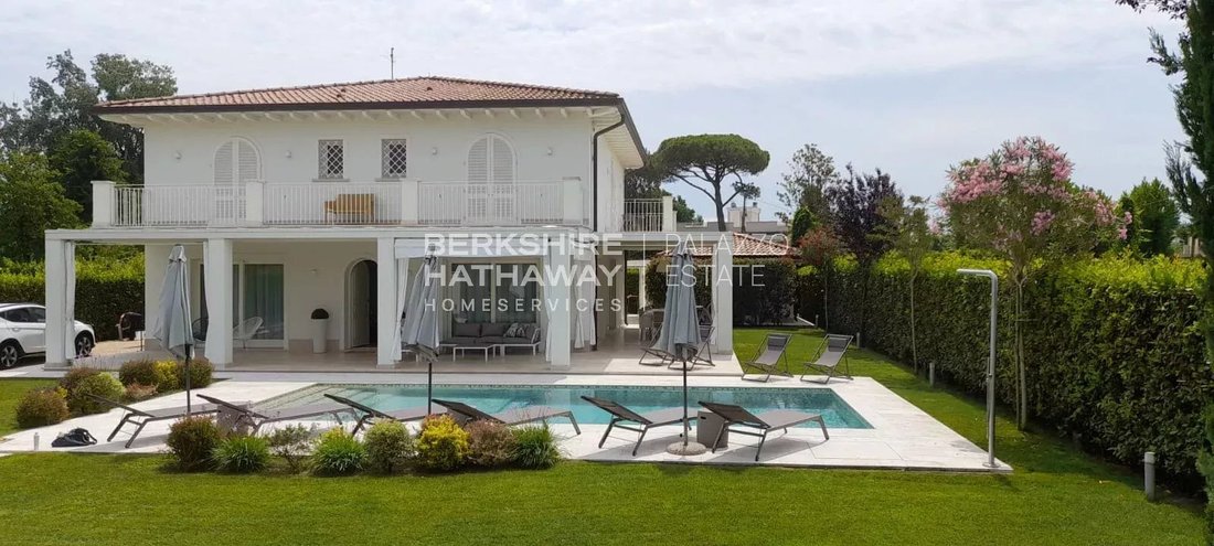 Villa in Pietrasanta, Tuscany, Italy 4 - 11625918