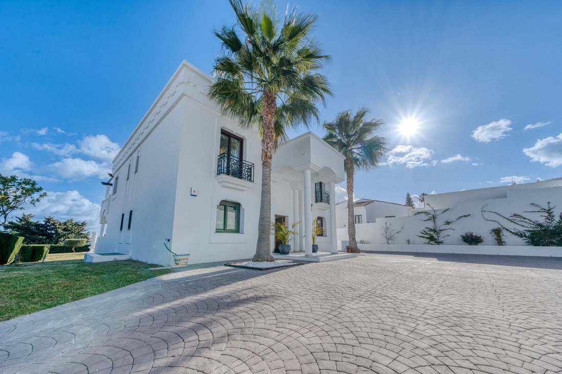 House in Puerto de la Duquesa, Andalusia, Spain 1 - 15070386
