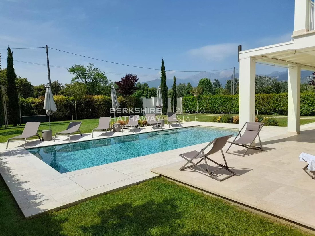 Villa in Pietrasanta, Tuscany, Italy 2 - 11625918