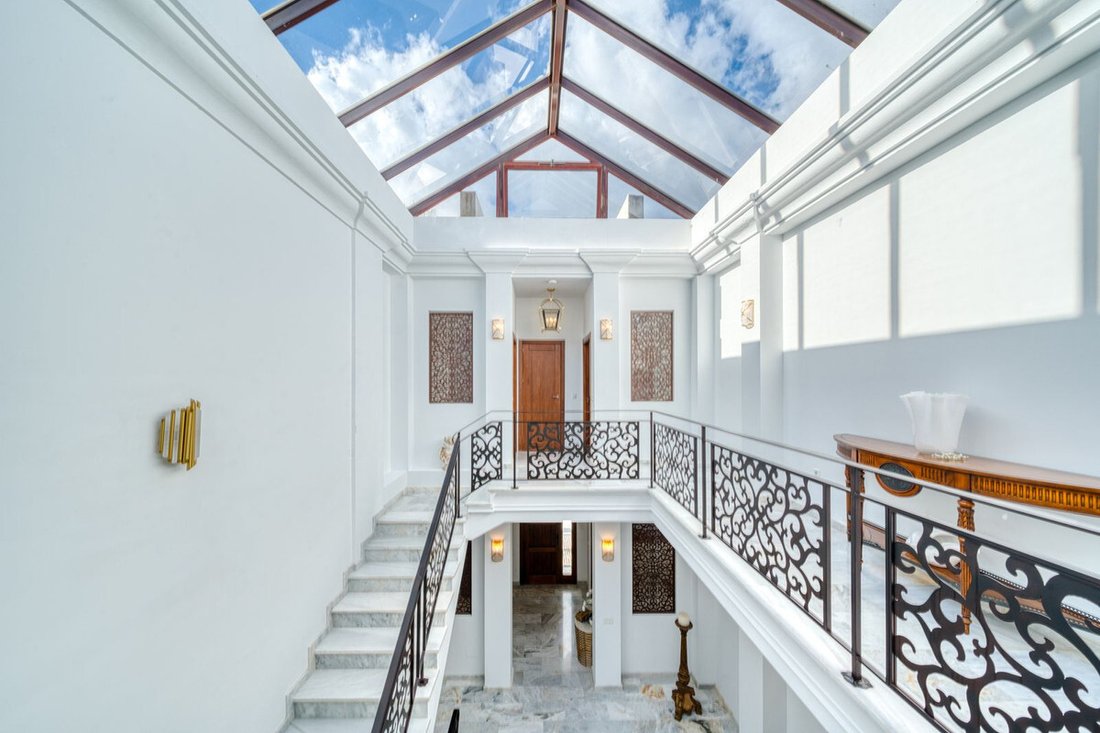 House in Puerto de la Duquesa, Andalusia, Spain 4 - 15070386