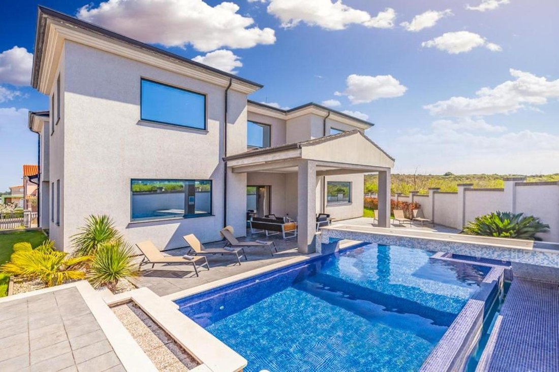 Villa in Pomer, Istria County, Croatia 3 - 15122858