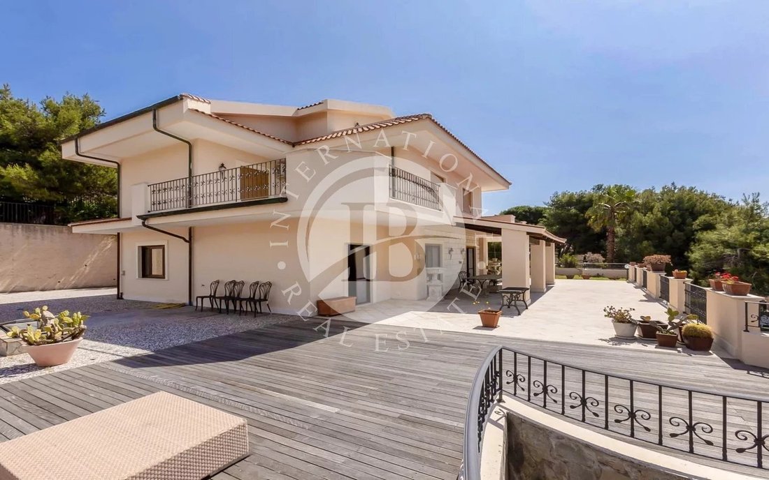 Villa in Faro-Massa-Orto Liuzzo, Messina, Sicily 2 - 15121432