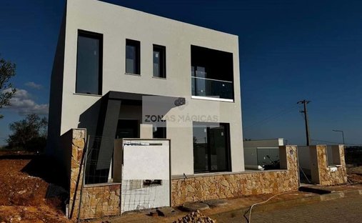Villa in Mexilhoeira Grande, Algarve, Portugal 1