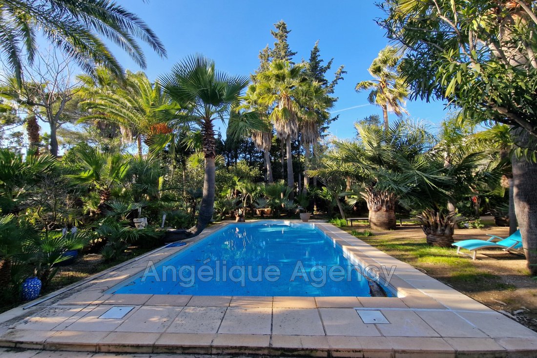 Villa in Frejus, Provence-Alpes-Côte d'Azur, France 1 - 15121280