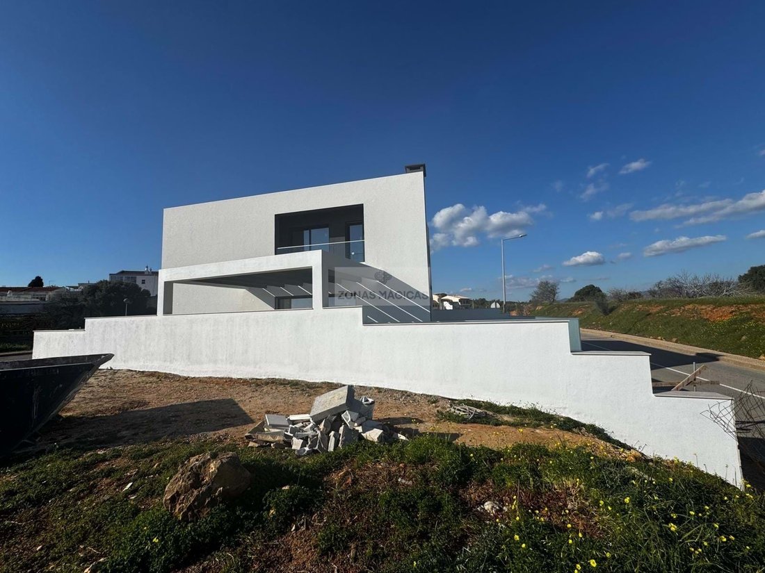 Villa in Mexilhoeira Grande, Algarve, Portugal 3 - 15120955