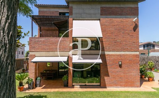 Villa in Sant Just Desvern, Catalonia, Spain 1