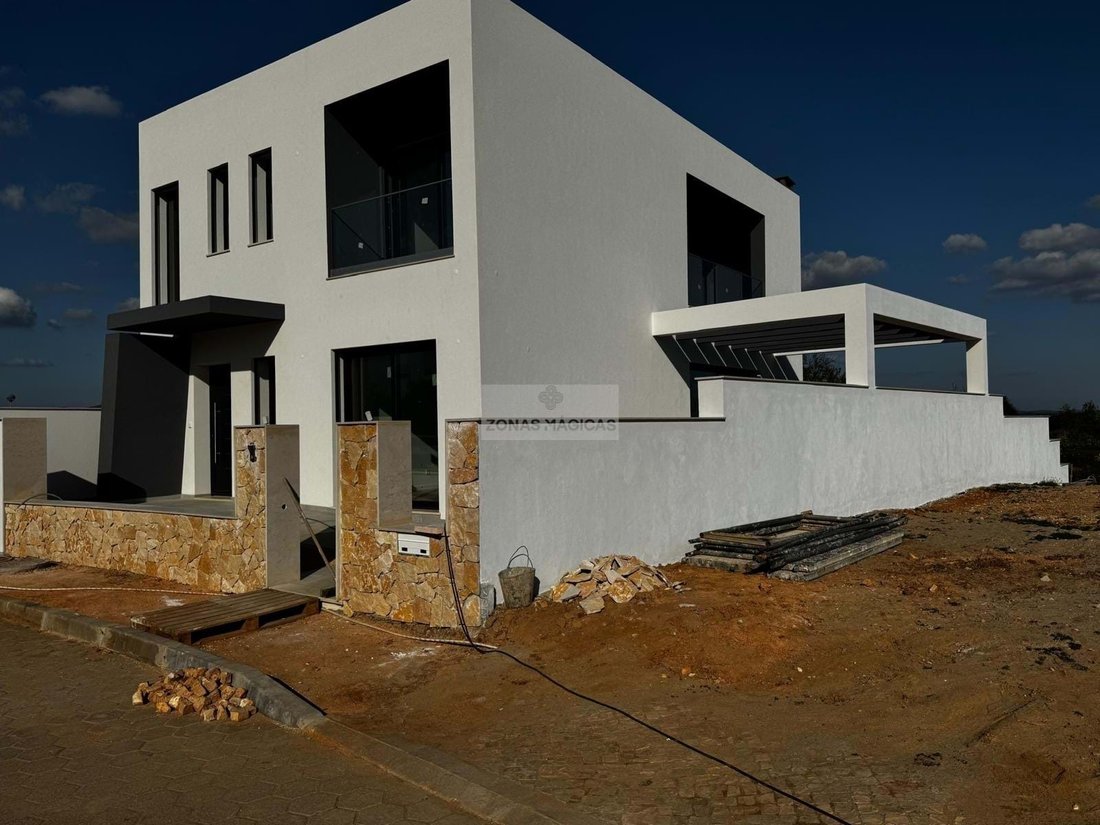 Villa in Mexilhoeira Grande, Algarve, Portugal 2 - 15120955