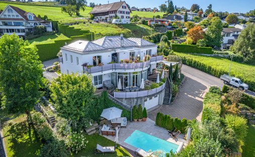 Villa in Richterswil, Zürich, Switzerland 1