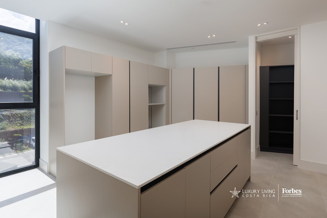 Apartment in Santa Ana, San José Province, Costa Rica 4 - 15124980