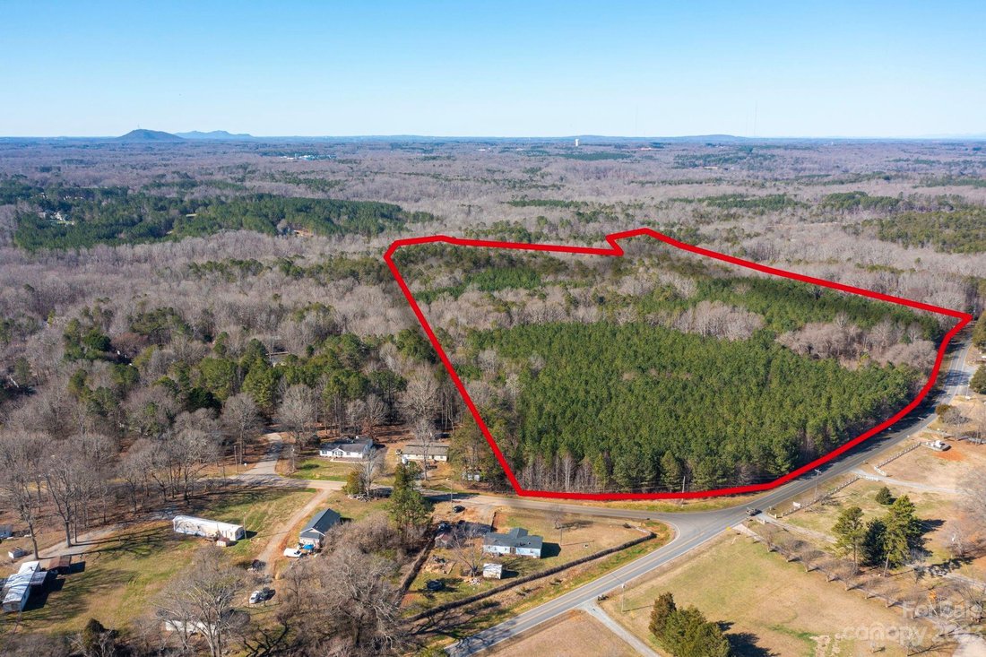 Land in Mount Holly, North Carolina, United States 1 - 15126611