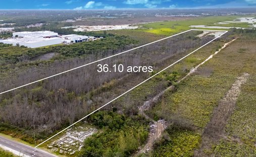 Land in Nassau, New Providence, The Bahamas 1