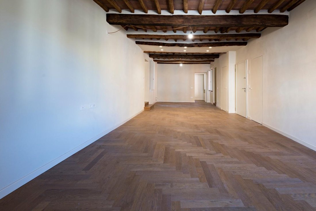 Apartment in Historic Center, Lucca, Tuscany 4 - 15126057