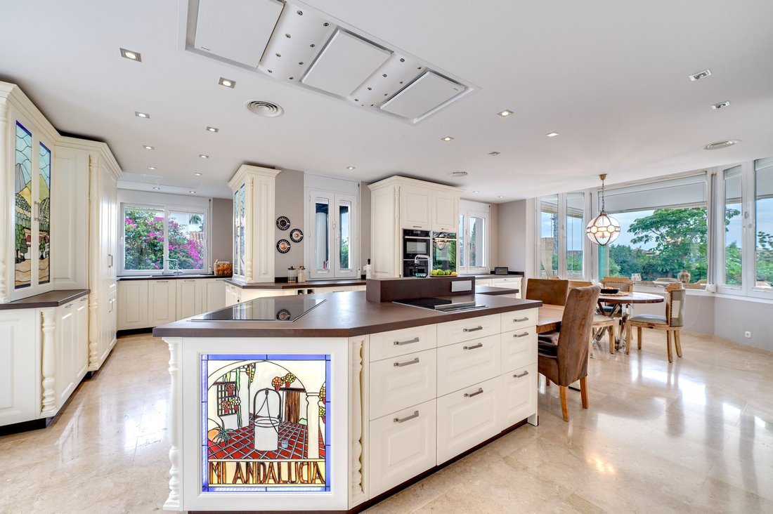 Villa en Estepona, Andalucía, España 3 - 15126450