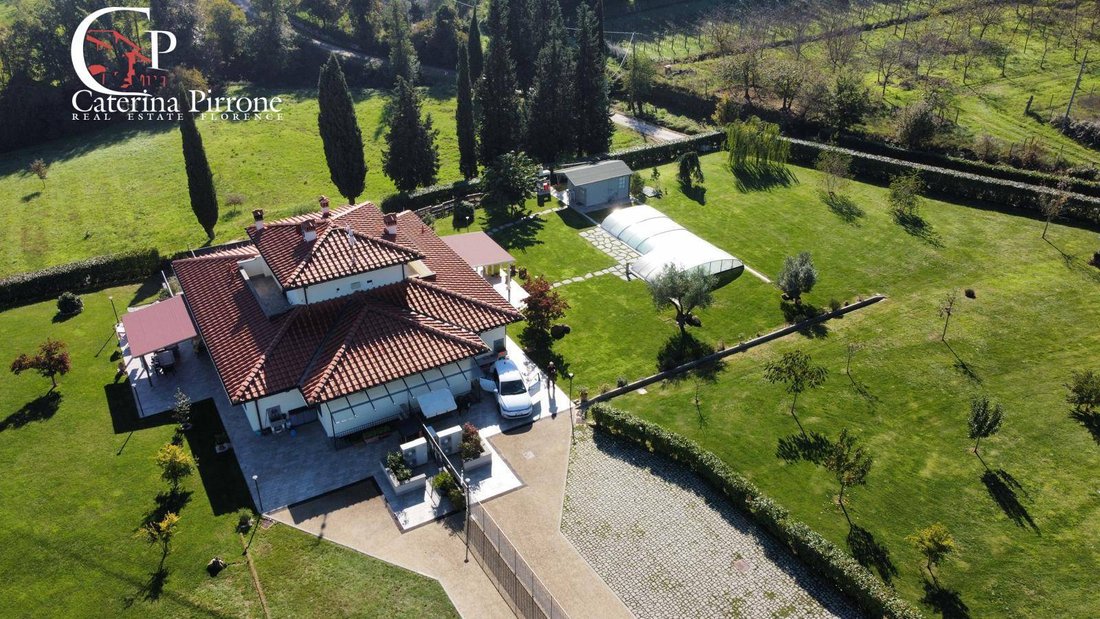 Villa in Rignano sull'Arno, Tuscany, Italy 2 - 15126458