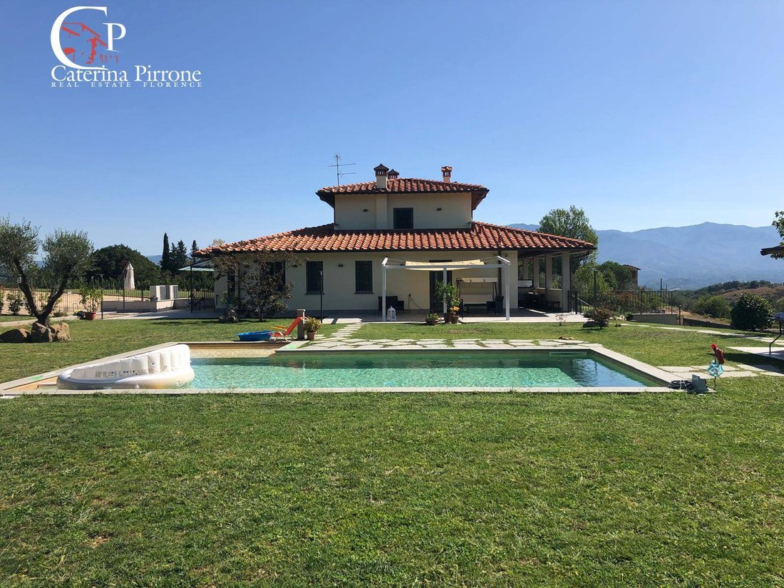 Villa in Rignano sull'Arno, Tuscany, Italy 1 - 15126458