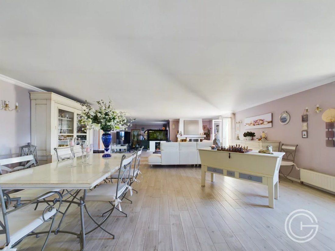 House in Èze, Provence-Alpes-Côte d'Azur, France 3 - 15126543