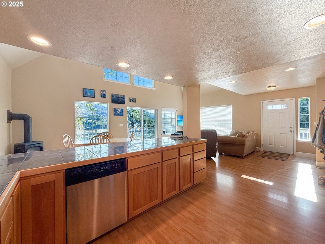 House in Brookings, Oregon, United States 5 - 15123531