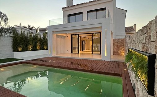 Villa in Playa del Saladillo, Andalusia, Spain 1