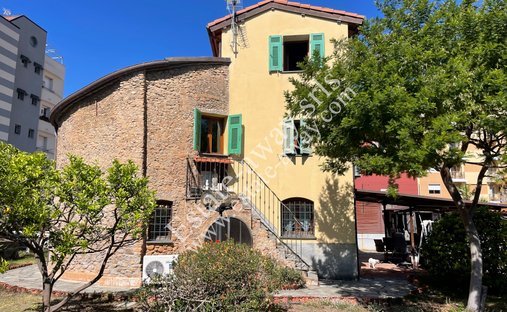 House in Ventimiglia, Liguria, Italy 1