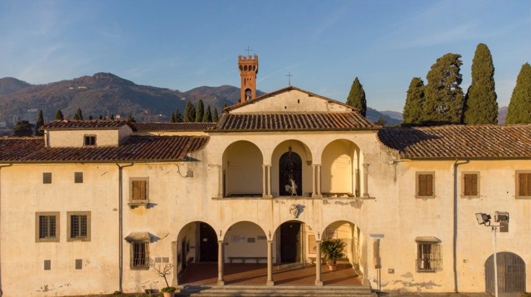 Castle in Monte a Pescia, Tuscany, Italy 1 - 15134272