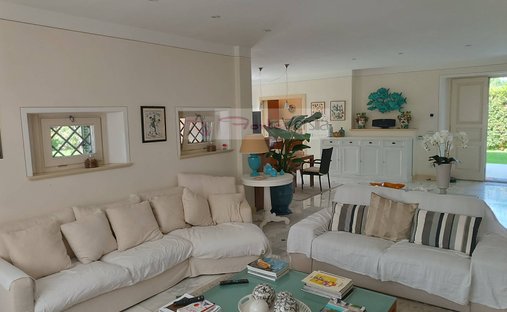 Villa in Caranna-Vaiana, Forte dei Marmi, Tuscany 1