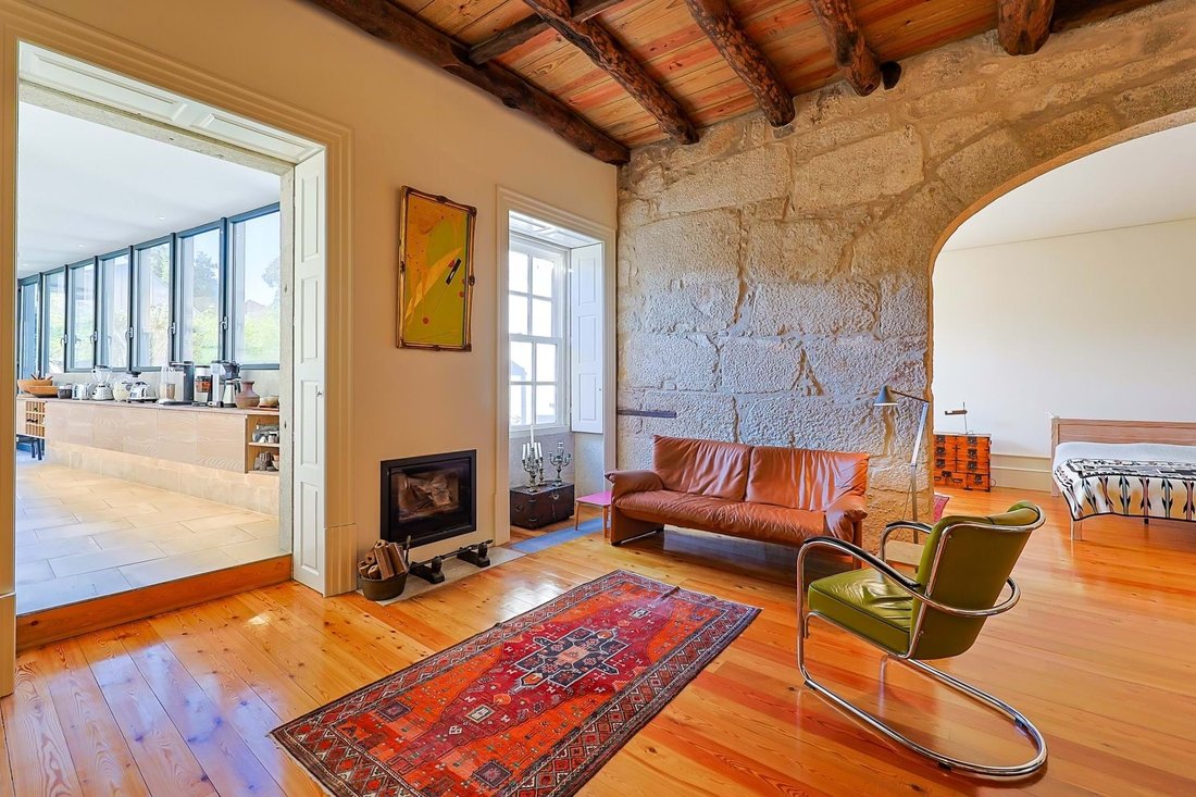 elegant-two-bedroom-loft-with-garden-in-in-porto-porto-district