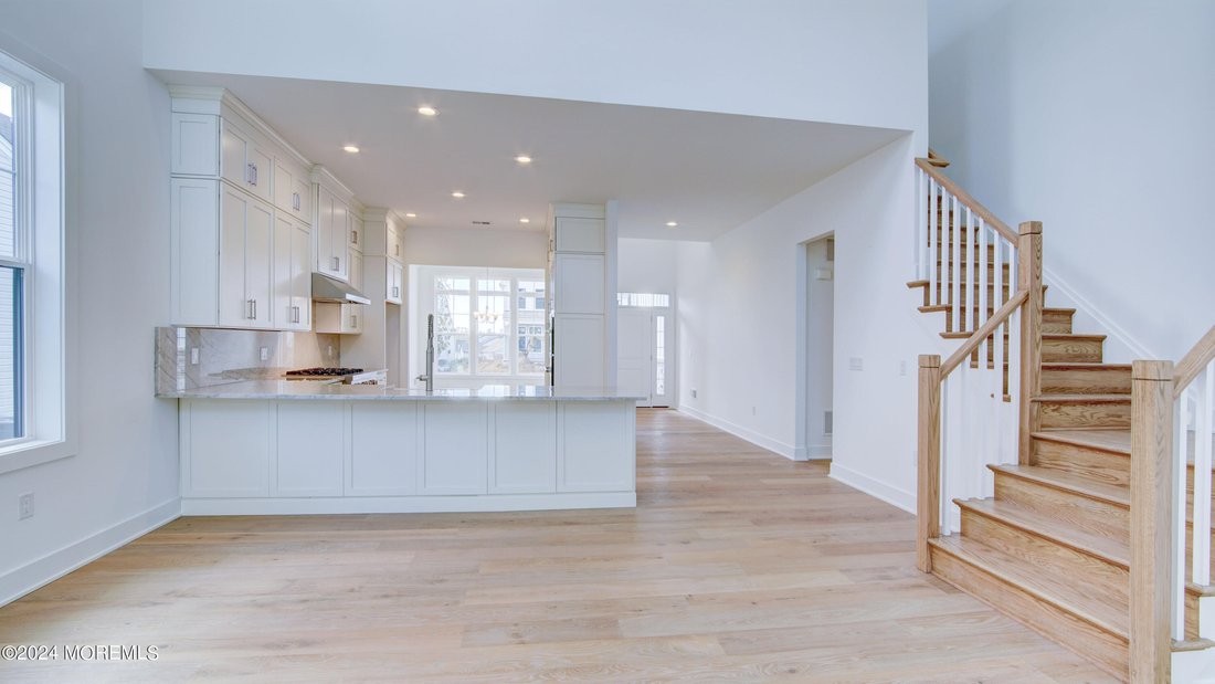 House in Manalapan Township, New Jersey, United States 4 - 15135346