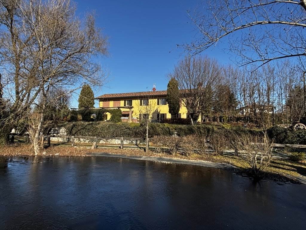 Villa in Osnago, Lombardy, Italy 1 - 15066942