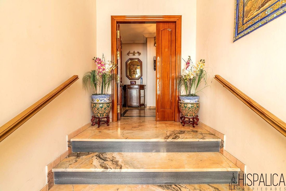 Villa in Distrito Cerro-Amate, Seville, Spain 1 - 14989079