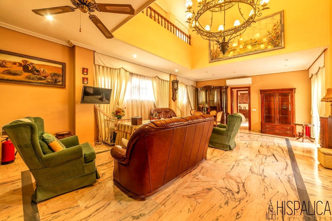 Villa in Distrito Cerro-Amate, Seville, Spain 4 - 14989079
