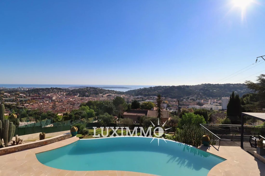 Villa in Riquebonne-Ferratone-Pizou, Vallauris, France 2 - 15139012