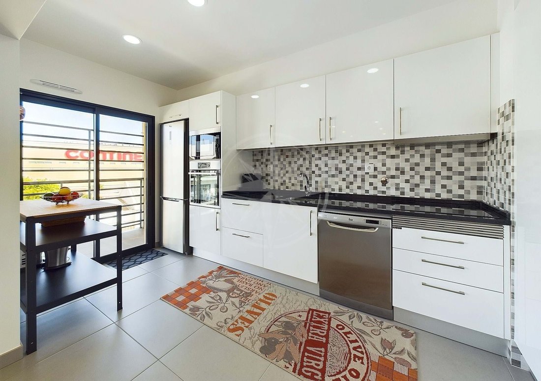 Photo inspiration: Picture Idea: 3 Bed 2 Bath Contemporary Penthouse With Sea In Tavira