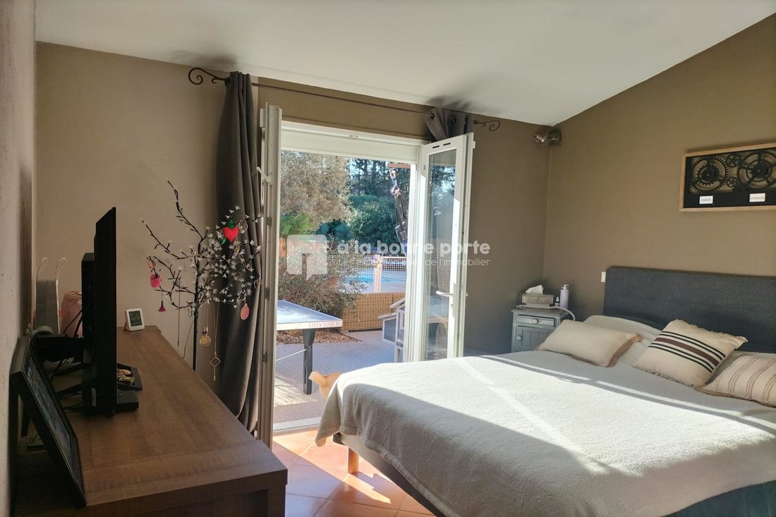 Villa in Taradeau, Provence-Alpes-Côte d'Azur, France 3 - 15005983